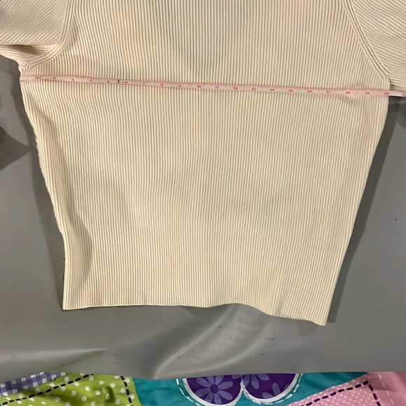 Escada---- Designer Cream Cardigan Size 42 - Picture 4 of 4